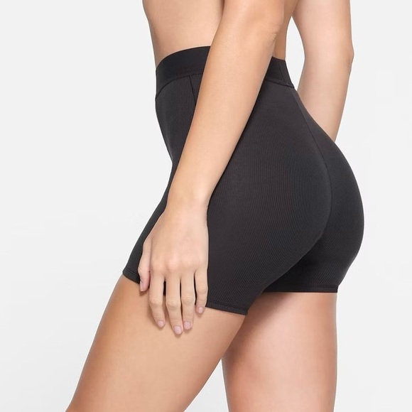 SKIMS Cotton Rib Boxer - Picture 3 of 10